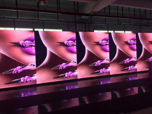IP31 등급 네트워크 제어 실내 고정 LED 디스플레이 P2.6 LED 스크린 쇼핑몰 광고